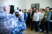 Gruppenfoto mit Bundesratspräsident Karl Bader (V) und VeranstaltungsteilnehmerInnen