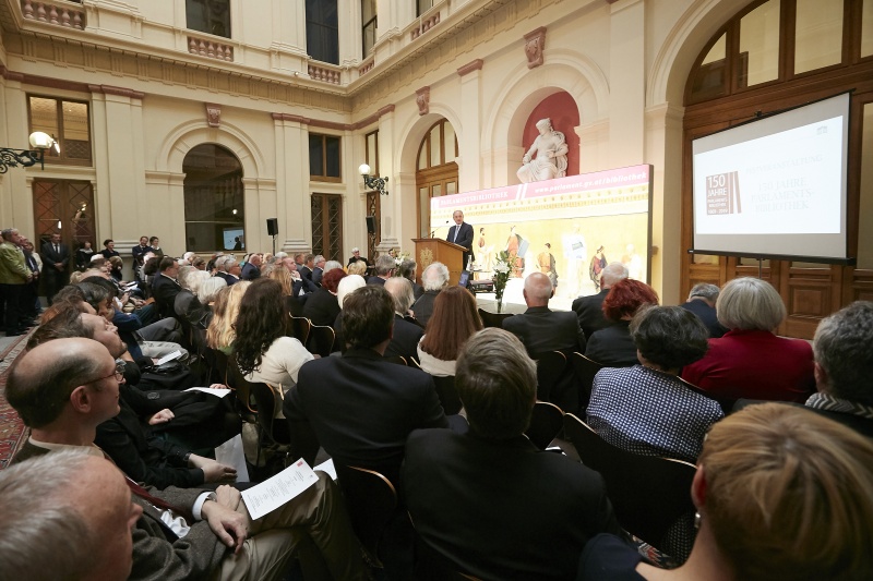 Festrede von Nationalratspräsident Wolfgang Sobotka (V). Blick Richtung VeranstaltungsteilnehmerInnen