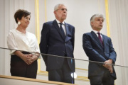 Von links:  Doris Schmidauer, Bundespräsident Alexander Van der Bellen und Parlamentsdirektor Harald Dossi während der Angelobung