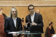 Am Rednerpult von links: Bernhard Hruska, Architekt Gerhard Schnabl