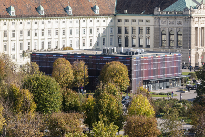 Bespannung der Pavillons am Heldenplatz