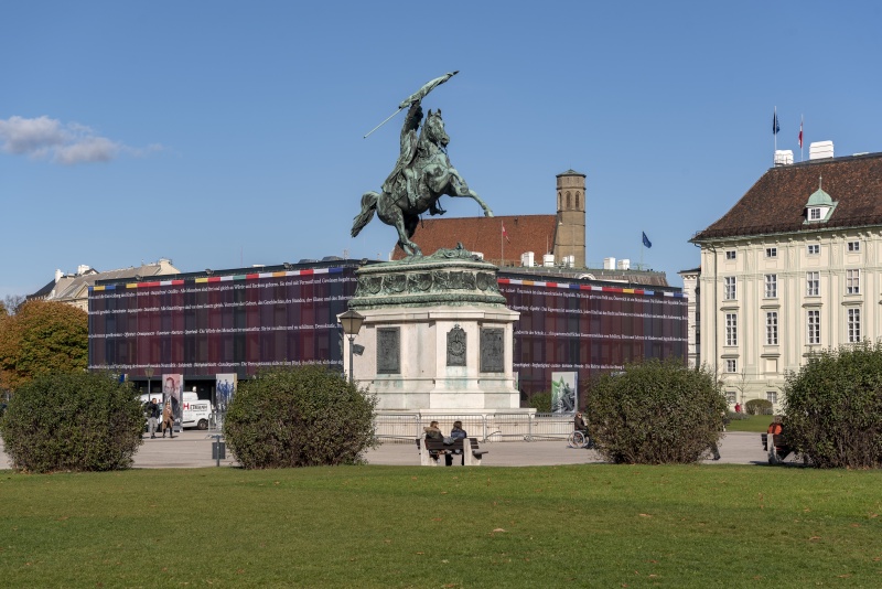 Bespannung der Pavillons am Heldenplatz