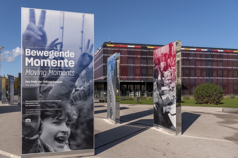 Bespannung der Pavillons am Heldenplatz