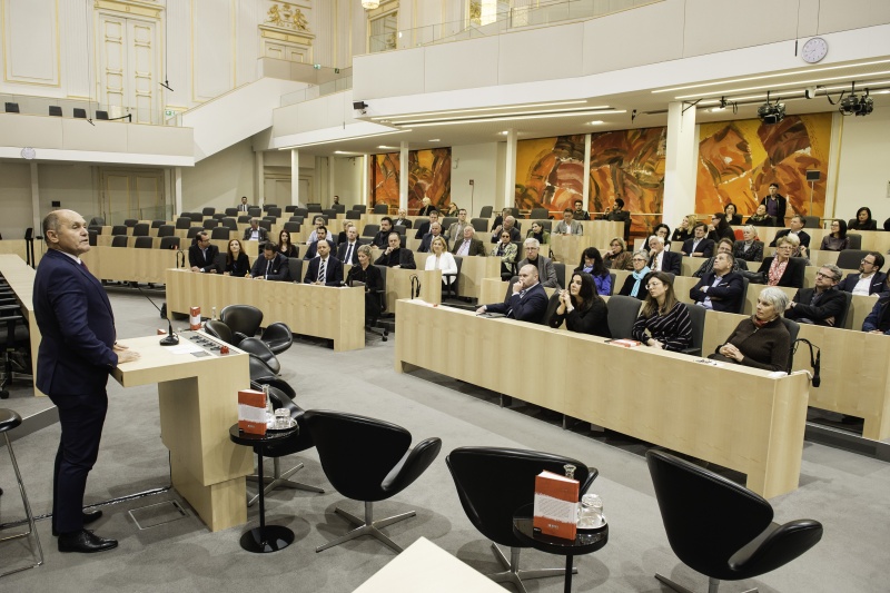 Am Rednerpult: Nationalratspräsident Wolfgang Sobotka (V)