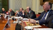Bundesratspräsident Karl Bader (V) (2. von rechts) während der Aussprache