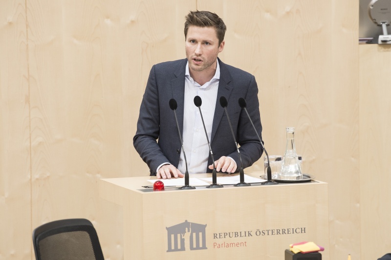 Am Rednerpult: Nationalratsabgeordneter David Stögmüller (G)