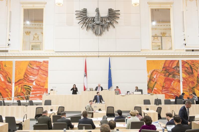 Am Rednerpult: Nationalratsabgeordneter Hermann Brückl (F). Am Präsidium: Nationalratspräsident Wolfgang Sobotka (V)