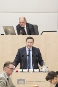 Am Rednerpult: Nationalratsabgeordneter Hermann Brückl (F). Am Präsidium: Nationalratspräsident Wolfgang Sobotka (V)