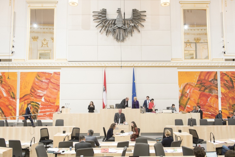 Am Rednerpult: Nationalratsabgeordneter Wolfgang Zanger (F). Am Präsidium: Nationalratspräsident Wolfgang Sobotka (V)