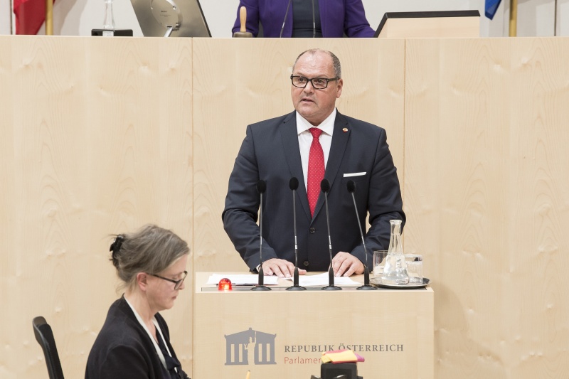 Am Rednerpult: Nationalratsabgeordneter Alois Schroll (S)