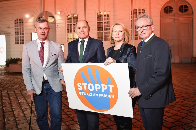 Von links: Dritter Nationalratspräsident Norbert Hofer (F), Nationalratspräsident Wolfgang Sobotka (V), Zweite Nationalratspräsidentin Doris Bures (S), Bundesratspräsident Karl Bader (V)