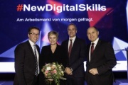 Von links: AMS Vorstand Johannes Kopf, Moderatorin Corinna Milborn, Thomas Mayr (Iibw), Nationalratspräsident Wolfgang Sobotka (V)