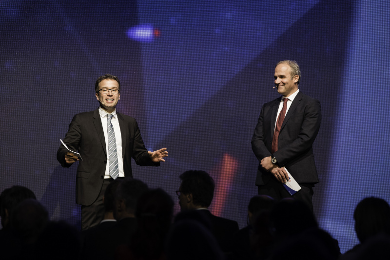 Von links: AMS Vorstand Johannes Kopf, Thomas Mayr (Iibw)