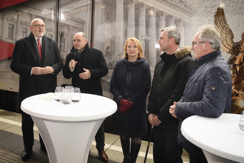 Von links: ÖBB Vorstandsvorsitzender Andreas Matthä, Nationalratspräsident Wolfgang Sobotka (V), Zweite Nationalratspräsidentin Doris Bures (S), Dritter Nationalratspräsident Norbert Hofer (F), Bundesratspräsident Karl Bader (V)