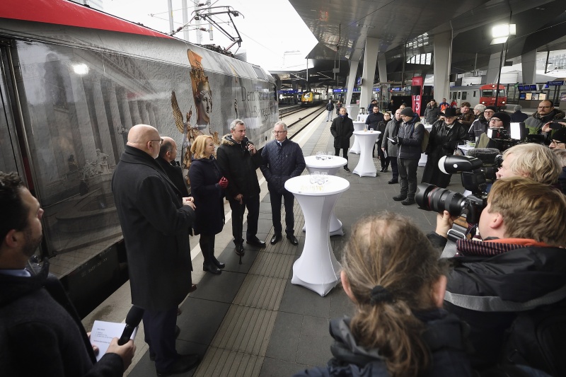 Von links: ÖBB Vorstandsvorsitzender Andreas Matthä, Nationalratspräsident Wolfgang Sobotka (V), Zweite Nationalratspräsidentin Doris Bures (S), Dritter Nationalratspräsident Norbert Hofer (F), Bundesratspräsident Karl Bader (V)