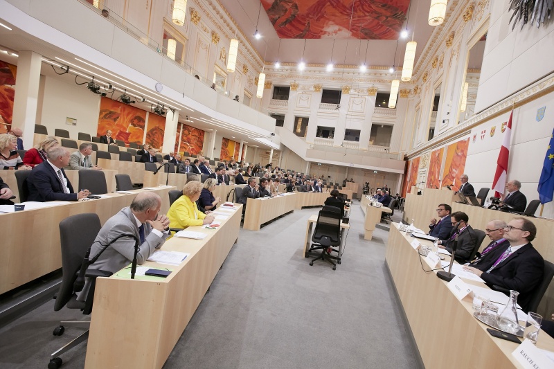 Begrüßung durch Bundesratspräsident Karl Bader (V)