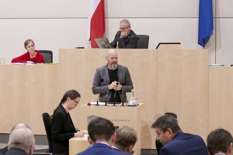 Am Rednerpult Bundesrat Marco Schreuder (A)