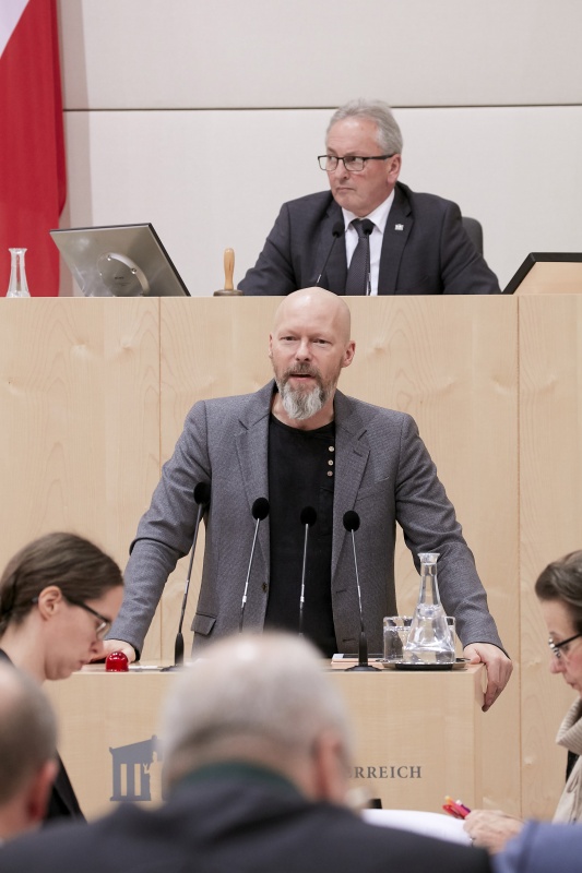 Am Rednerpult Bundesrat Marco Schreuder (A)