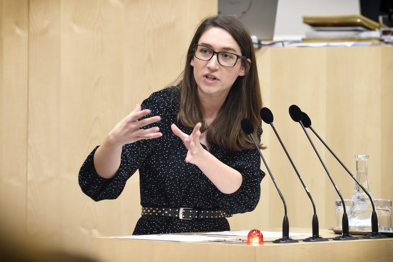 Nationalratsabgeordnete Julia Herr (S) am Rednerpult