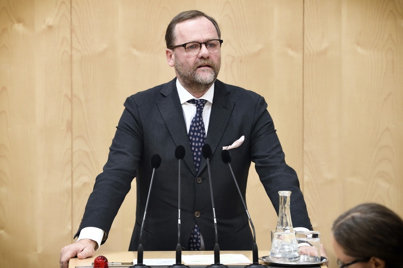 Nationalratsabgeordneter Josef Schellhorn (N) am Rednerpult