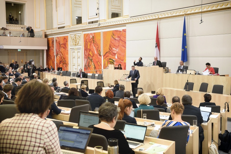 Nationalratsabgeordneter Jörg Leichtfried (S) am Rednerpult