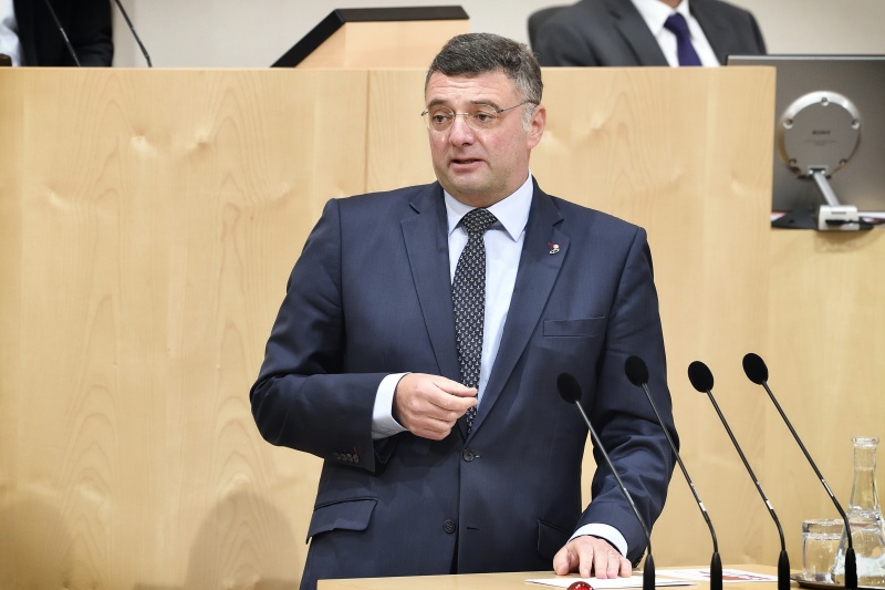 Nationalratsabgeordneter Jörg Leichtfried (S) am Rednerpult