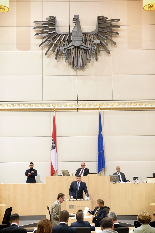 Nationalratsabgeordneter Jörg Leichtfried (S) am Rednerpult