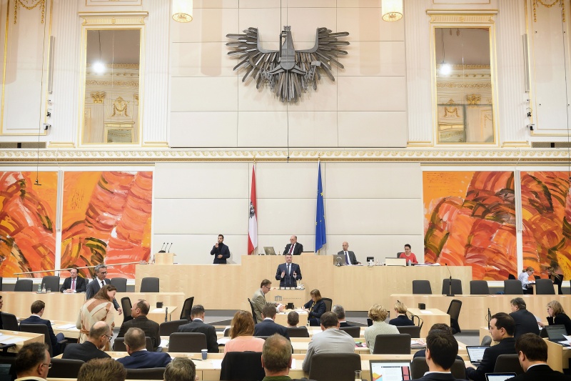 Nationalratsabgeordneter Jörg Leichtfried (S) am Rednerpult