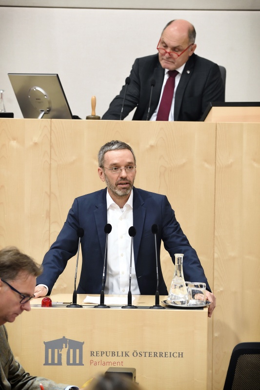 Klubobmann Herbert Kickl (F) am Rednerpult