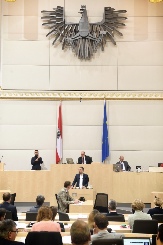 Klubobmann Herbert Kickl (F) am Rednerpult