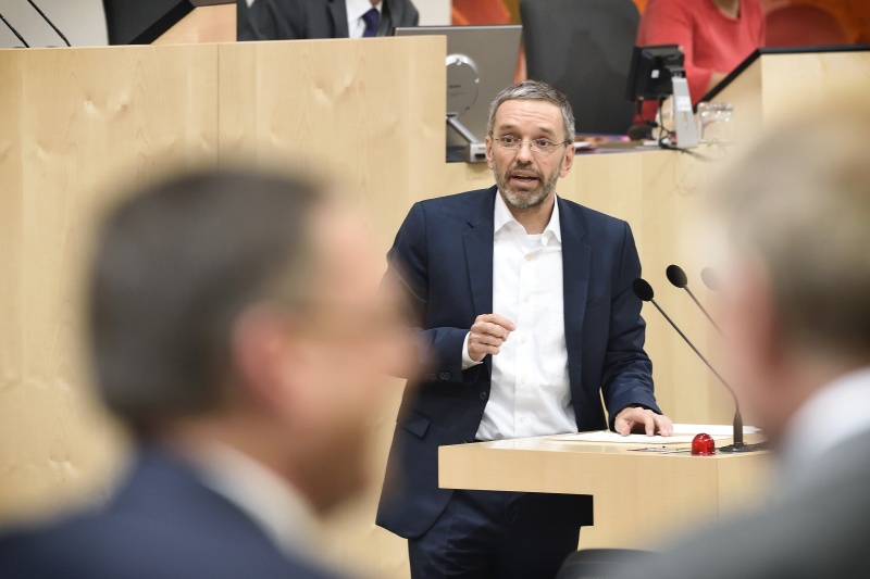 Klubobmann Herbert Kickl (F) am Rednerpult