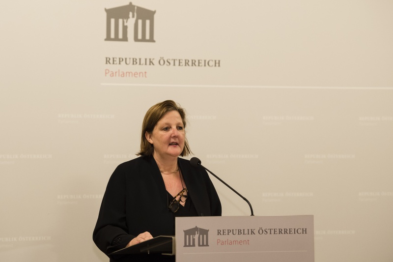 Am Rednerpult: Waltraut Moritz Verlagsleitung, Böhlau Verlag