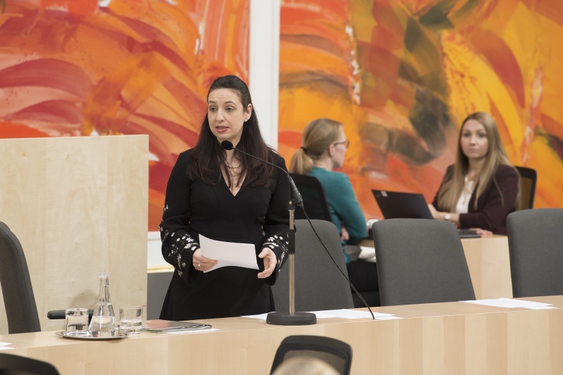 Auf der Regierungsbank: Frauen- und Familienministerin Ines Stilling