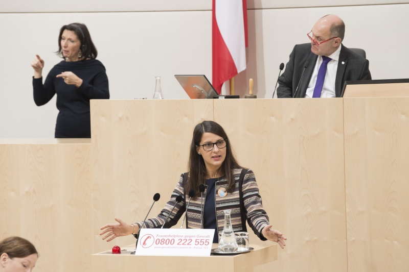 Am Rednerpult: Nationalratsabgeordnete Meri Disoski (G)