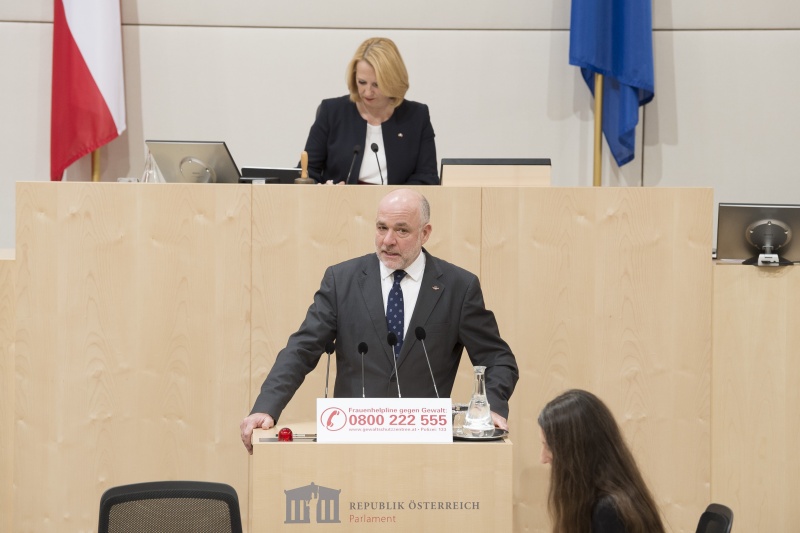 Am Rednerpult: Nationalratsabgeordneter Martin Engelberg (V)