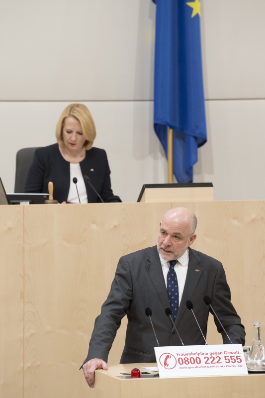 Am Rednerpult: Nationalratsabgeordneter Martin Engelberg (V)