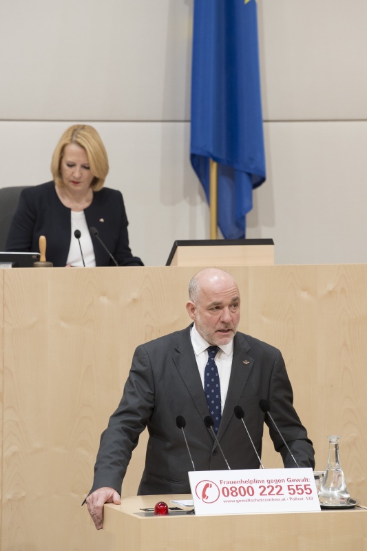 Am Rednerpult: Nationalratsabgeordneter Martin Engelberg (V)