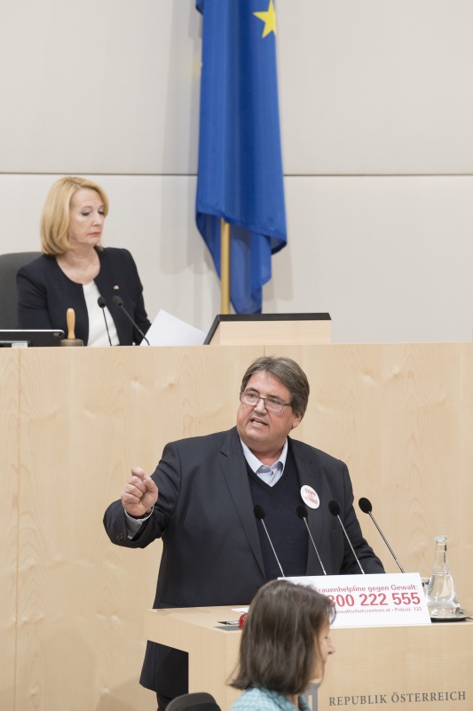 Am Rednerpult: Nationalratsabgeordneter Josef Muchitsch (S)