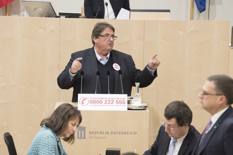 Am Rednerpult: Nationalratsabgeordneter Josef Muchitsch (S)