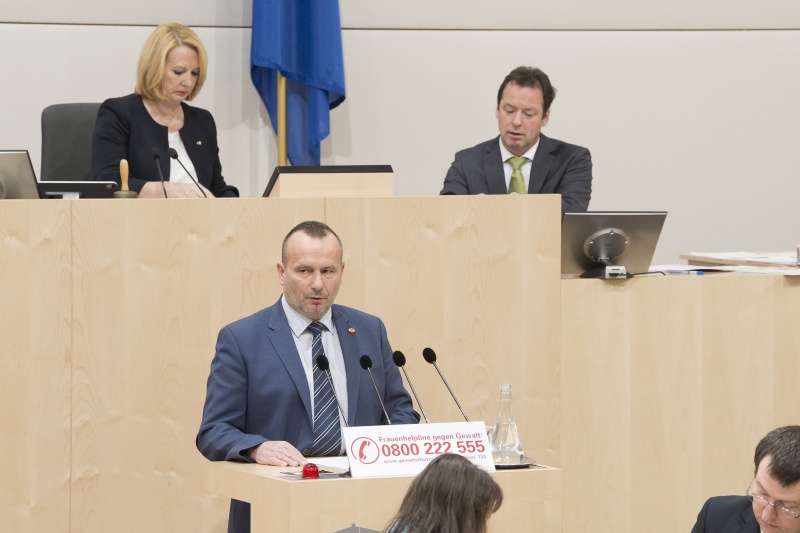 Am Rednerpult: Nationalratsabgeordneter Alois Kainz (F)