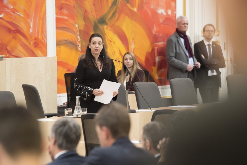 Auf der Regierungsbank: Frauen- und Familienministerin Ines Stilling