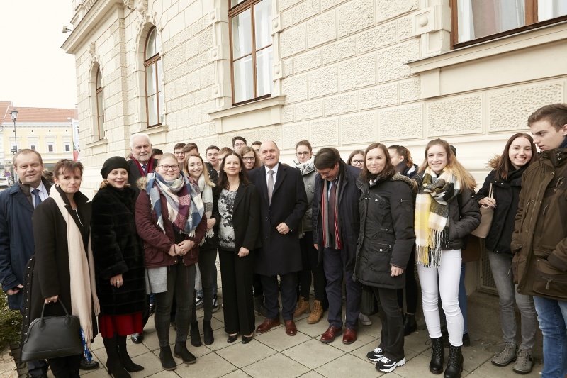 Gruppenbild mit Nationalratspräsident Wolfgang Sobotka (V)