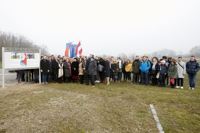 Gruppenbild mit VeranstaltungsteilnehmerInnen