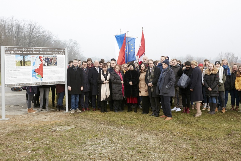 Gruppenbild mit VeranstaltungsteilnehmerInnen