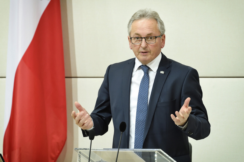 Abschiedsrede von Bundesratspräsident Karl Bader (V) am Präsidium