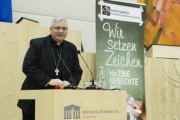 Am Rednerpult: Militärbischof für Österreich Werner Freistetter