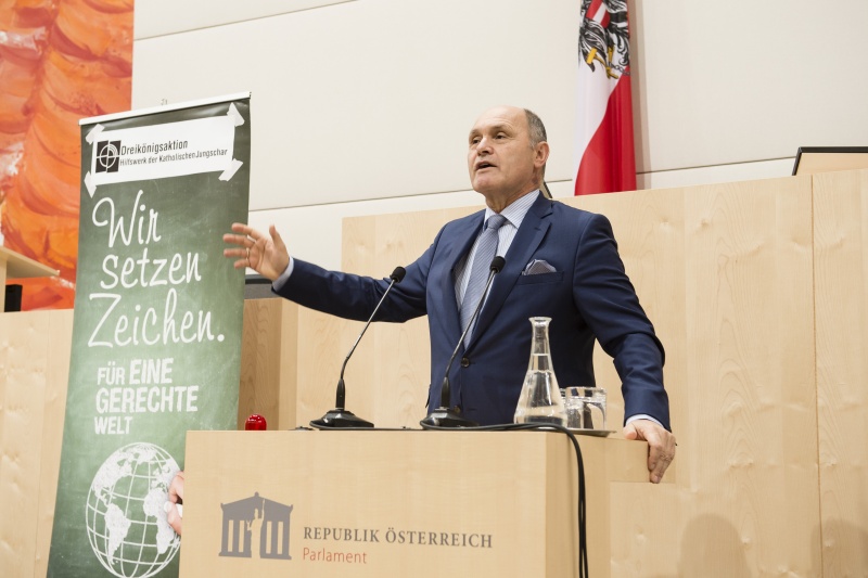 Am Rednerpult: Nationalratspräsident Wolfgang Sobotka (V)