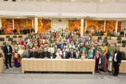 Gruppenfoto mit allen VeranstaltungsteilnehmerInnen. Bildmitte: Nationalratspräsident Wolfgang Sobotka (V)