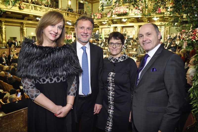 Von links: Präsident des kroatischen Sabor Gordan Jandroković, Nationalratspräsident Wolfgang Sobotka (V) mit Gattinnen