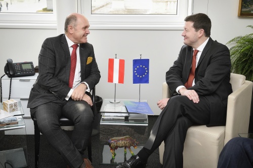 Aussprache. Von links: Nationalratspräsident Wolfgang Sobotka (V), Leiter der Vertretung der Europäischen Kommission in Österreich Martin Selmayr